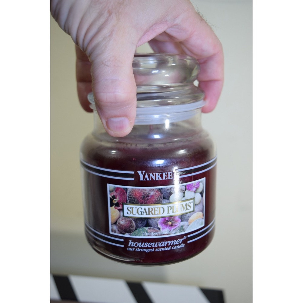 Yankee Candle Sugared Plums Housewarmer Scented Jar Candle 114421 Purple 14.5 oz